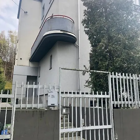 W Kamienicy アパート